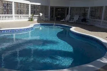 ヴィラ Chateau De La Rose 1Bdr Apartment モンテゴ・ベイ